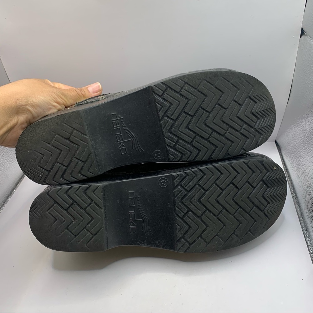 Womens Dansko Nursing Clogs Shoes Gray  Geometric Swirls Size 42 US 11.5 - Picture 7 of 8